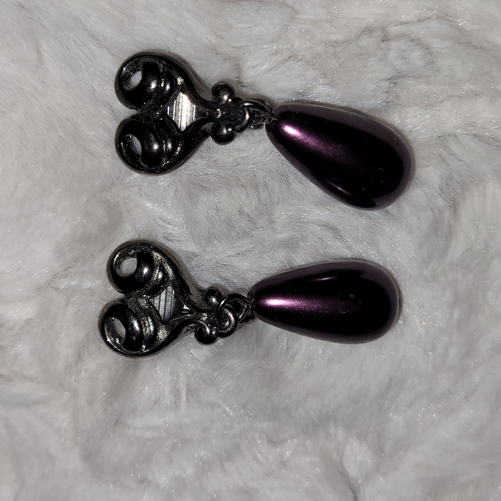 Dark Silvertone & Purple Pearlesque Clip Earrings 💜